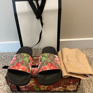 Gucci GG Blooms Supreme floral slide sandal